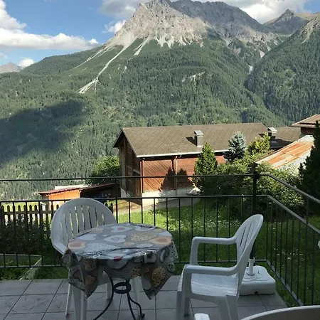 In Mit Panoramablick * Tschlin